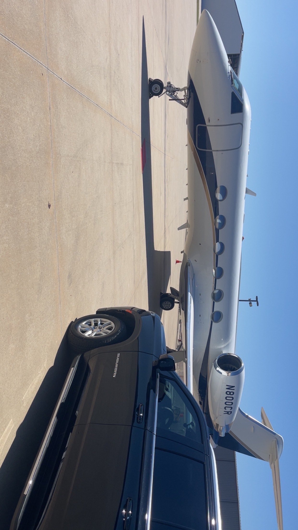 Uniformed chauffeur for executive travel Dallas